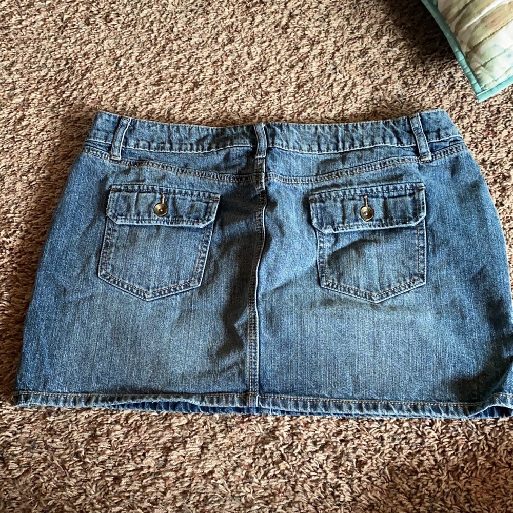 A.n.a Jean skirt - Picture 2 of 3